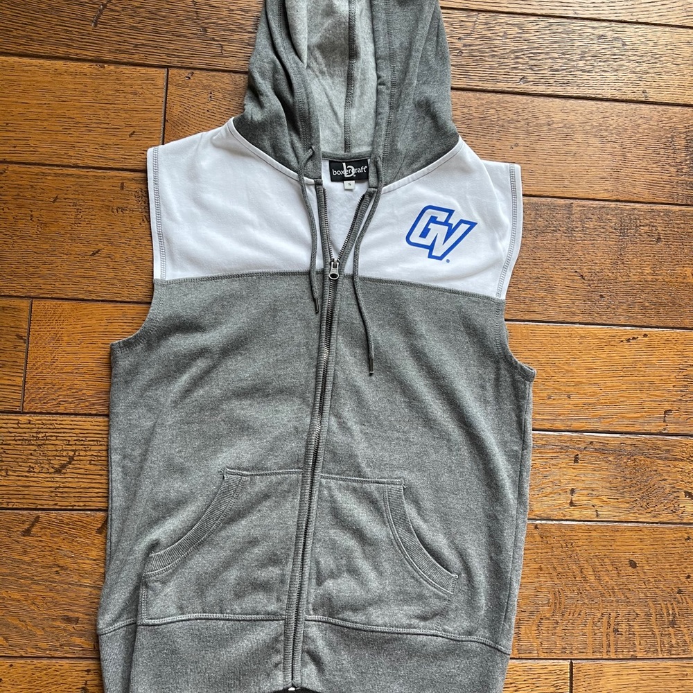 Sleeveless hoodie